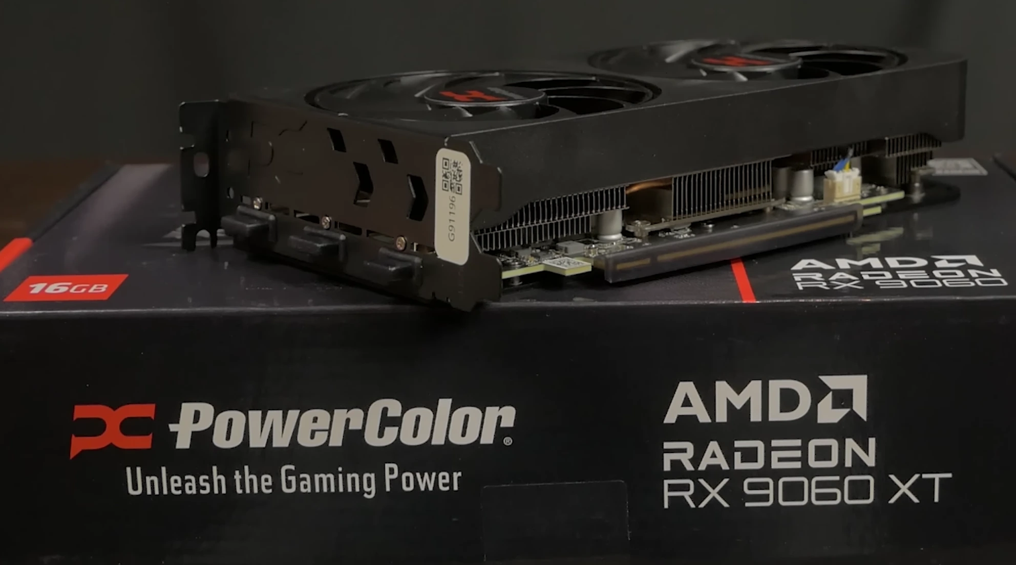 RX 9060 XT 16 ГБ